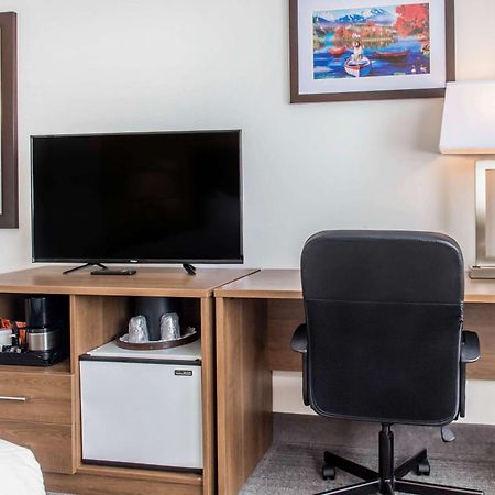 Quality Hotel Dorval Aeroport Екстер'єр фото