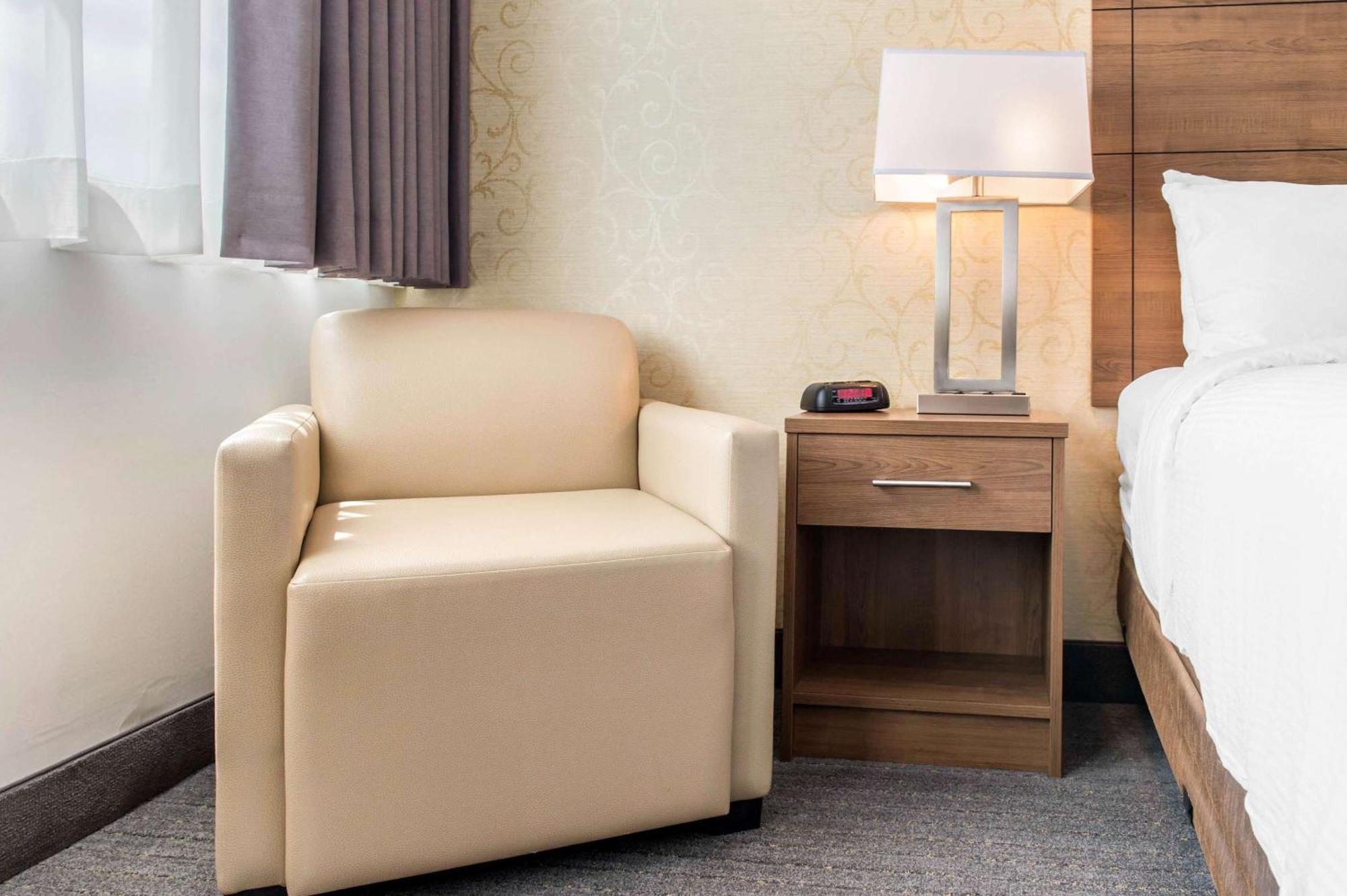 Quality Hotel Dorval Aeroport Екстер'єр фото