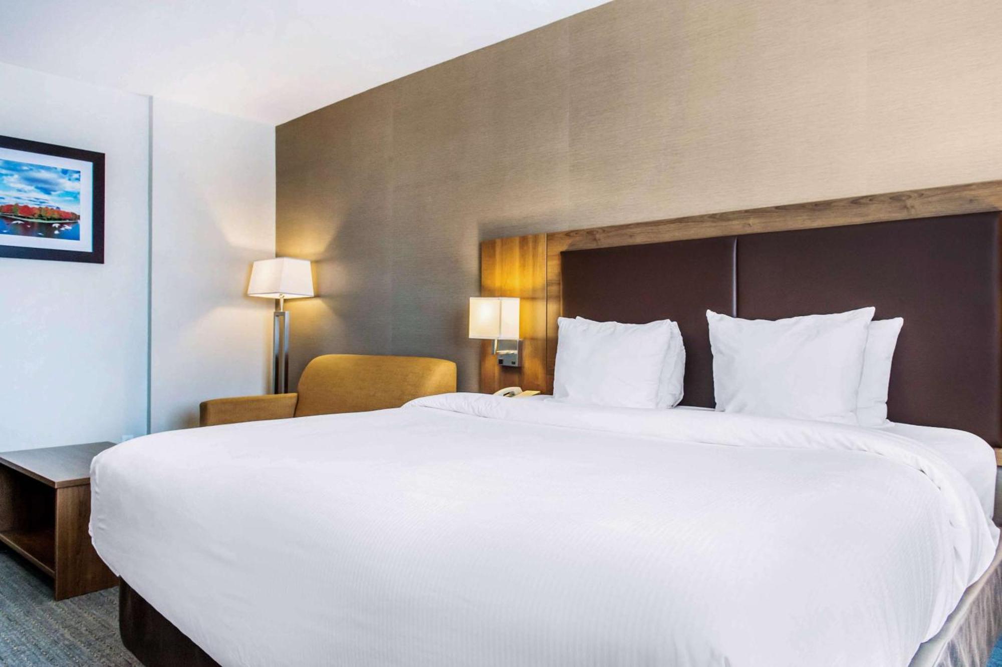 Quality Hotel Dorval Aeroport Екстер'єр фото